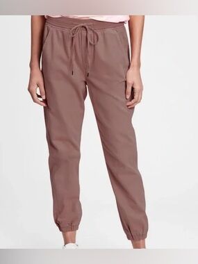 GAP Ribbed Pull on Drawstring Jogger Pants in Mauve Waddell